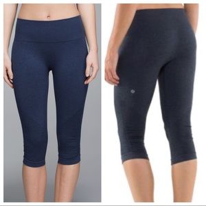 👀PRICE DROP👀Lululemon In The Flow Crops